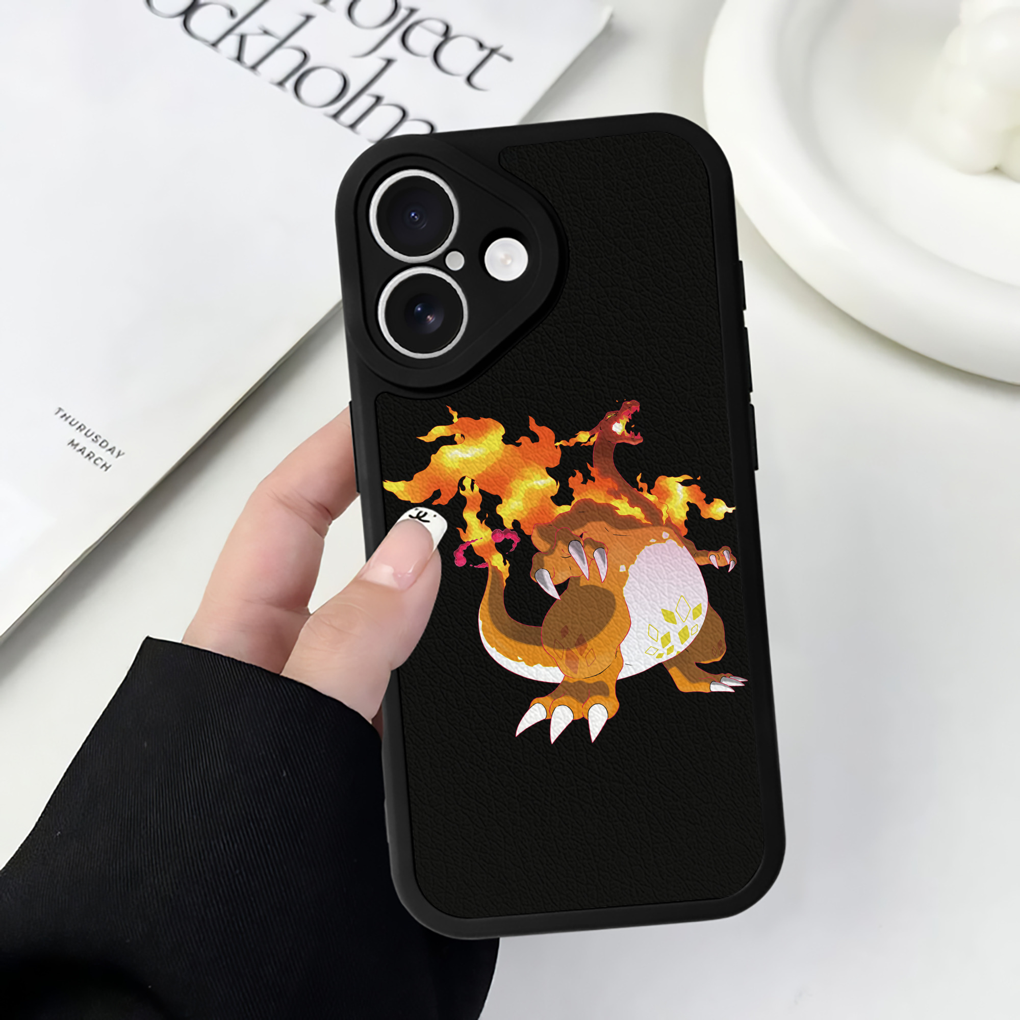 （画像用） ポケットモンスター Pokémon 【iPhone 16シリーズ対応】シリコンスマホケース（レザー調） 材質：シリコン
